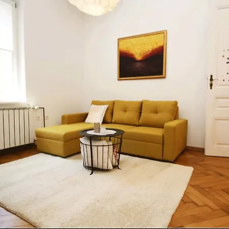 Apartment Lovely Center